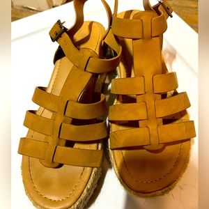 Soda Brown platform sandels